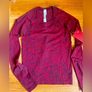 NWT Lululemon Lunar New Year Swiftly Tech Long Sleeve 2.0 Size 4 - SFCA/DKRD